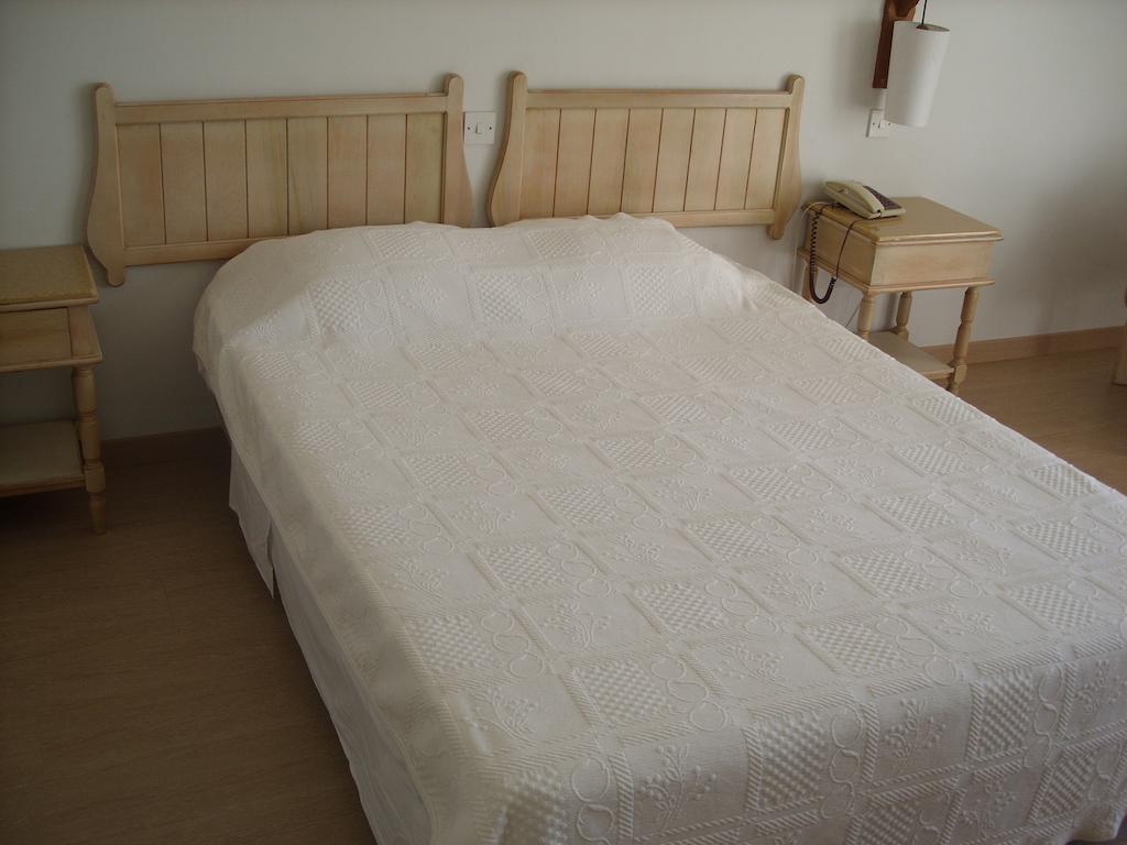 Golden Arches Hotel Limassol Room photo
