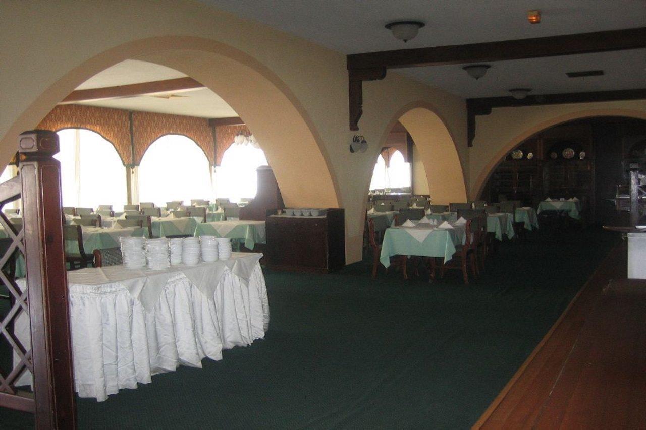 Golden Arches Hotel Limassol Exterior photo