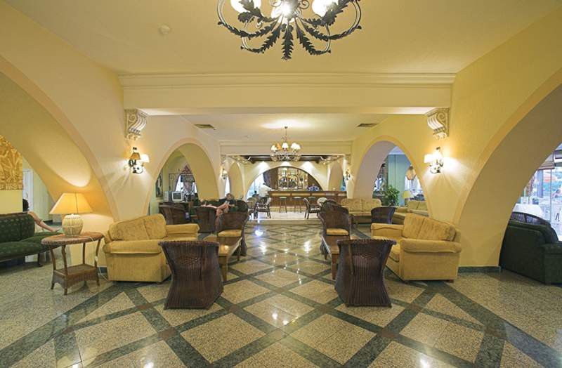 Golden Arches Hotel Limassol Exterior photo