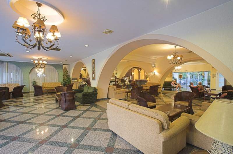 Golden Arches Hotel Limassol Exterior photo