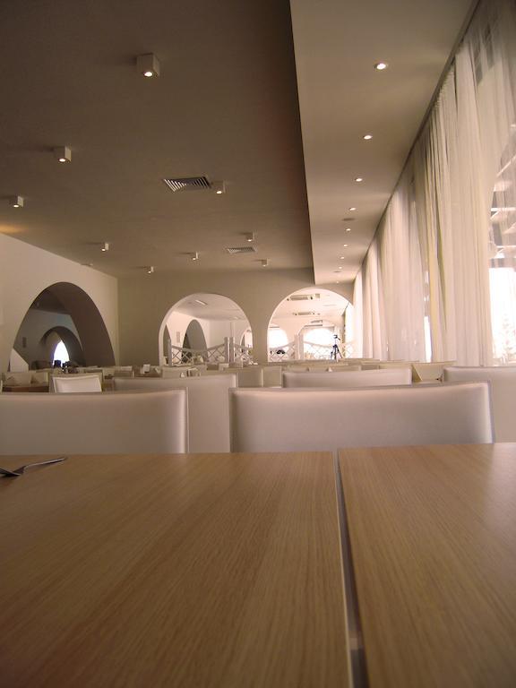 Golden Arches Hotel Limassol Exterior photo